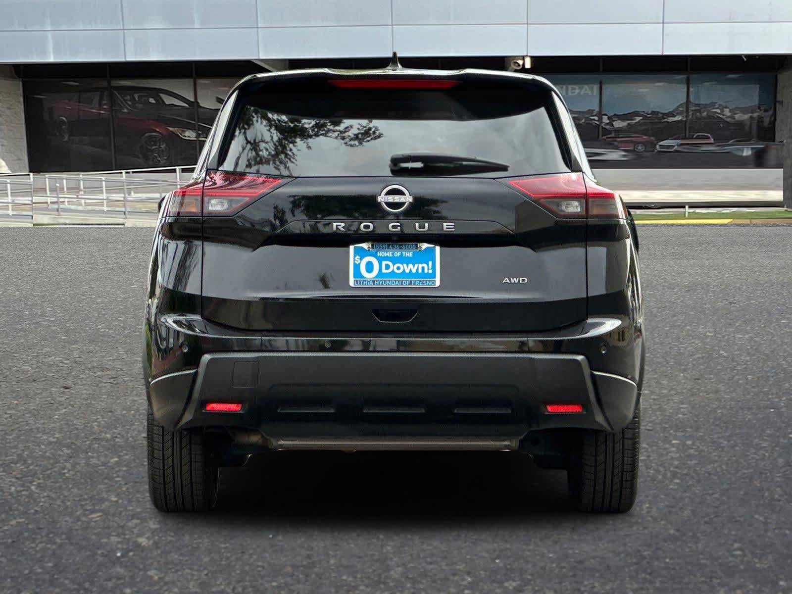 Used 2025 Nissan Rogue SV AWD/4WD image 8