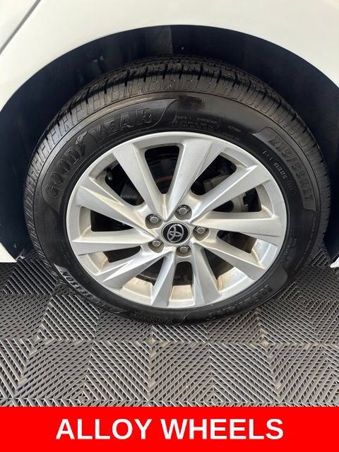 Used 2024 Toyota Camry LE FWD image 5