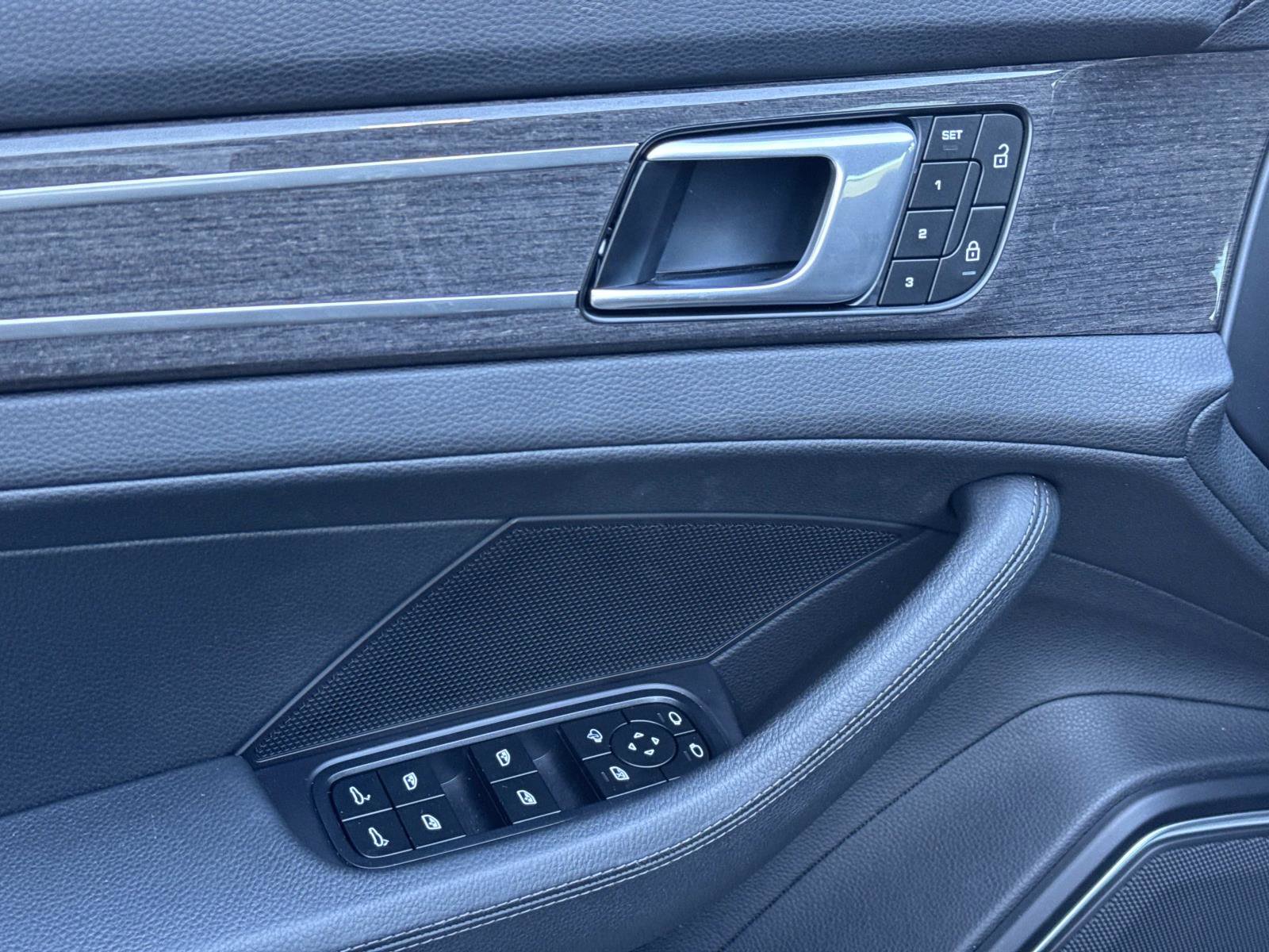 Certified 2023 Porsche Panamera Platinum Edition image 20