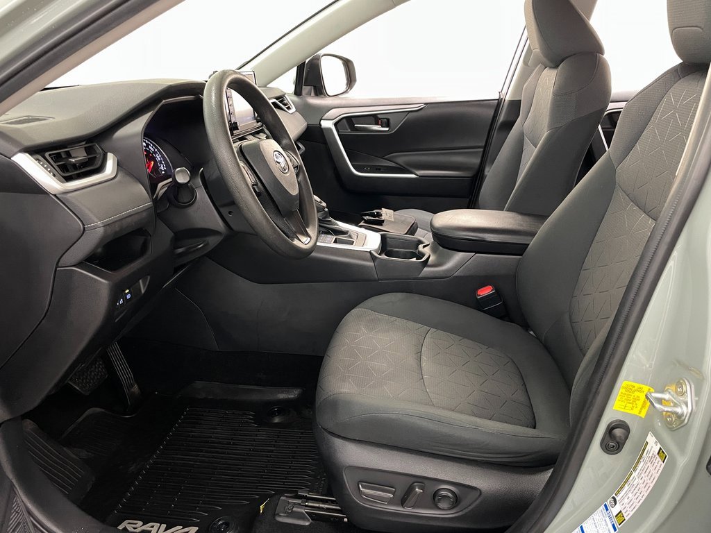 Used 2020 Toyota RAV4 XLE w/ All Weather Liner Package image 7