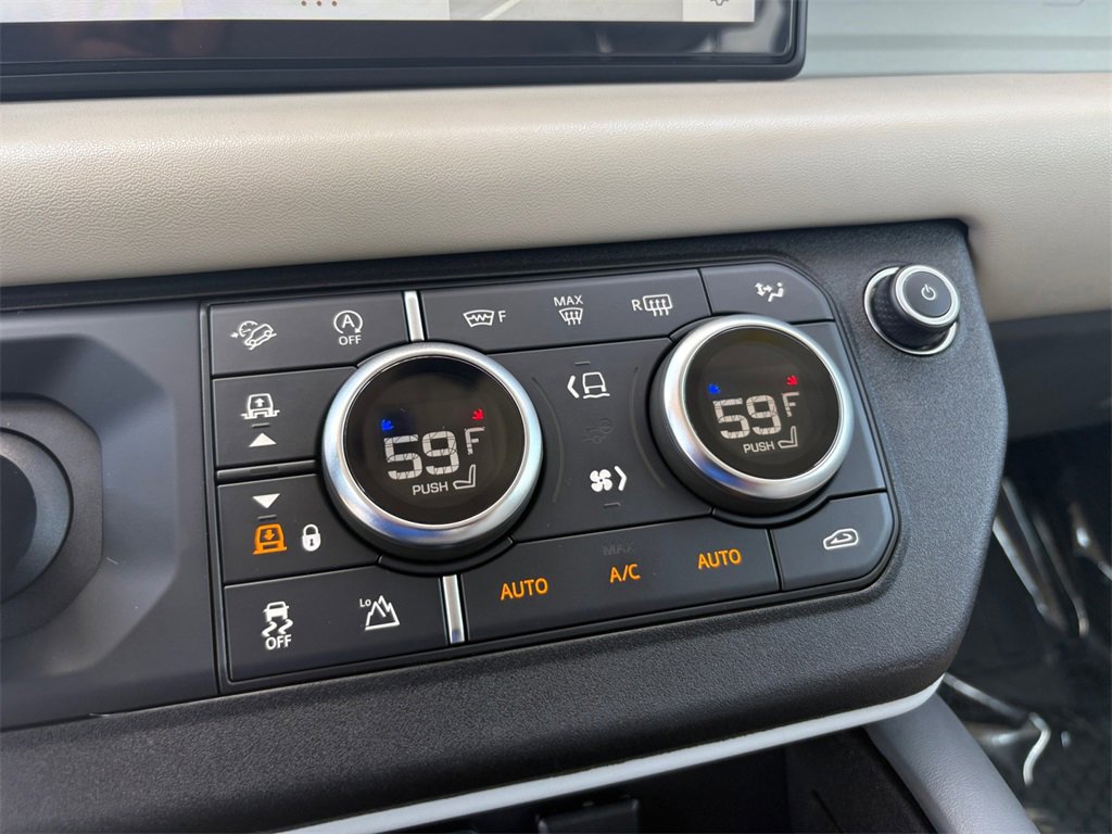 Used 2020 Land Rover Defender 110 HSE image 29