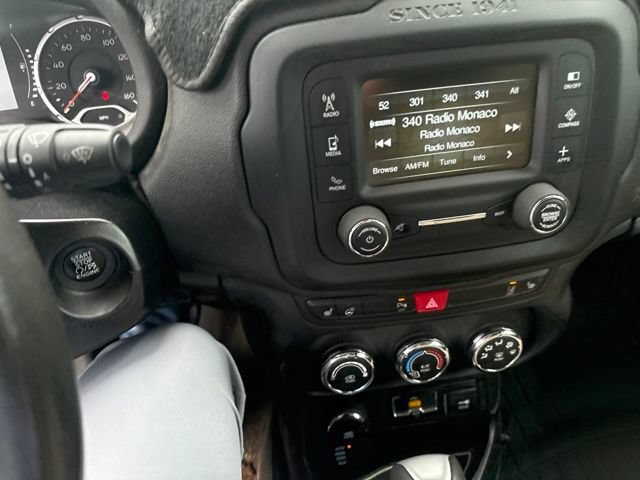 Used 2017 Jeep Renegade Latitude w/ Advanced Technology Group AWD/4WD image 34