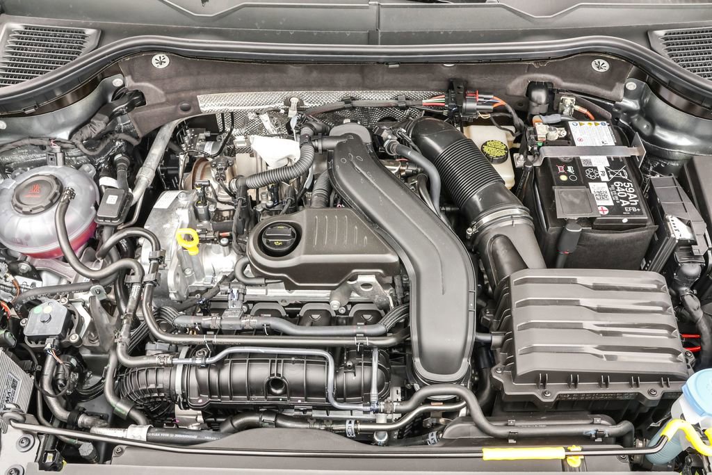 New 2025 Volkswagen Taos SE image 45