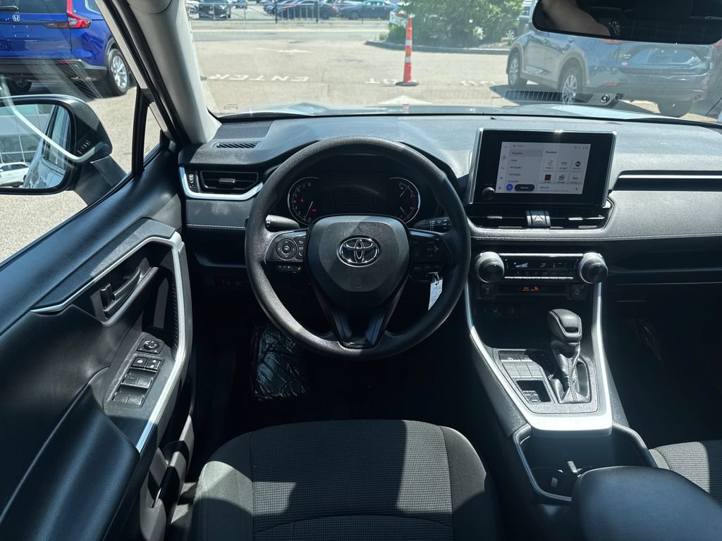 Used 2023 Toyota RAV4 LE AWD/4WD image 12