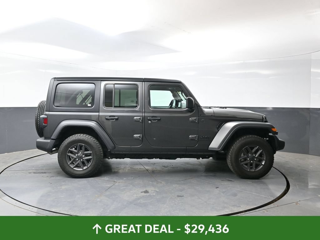 Used 2025 Jeep Wrangler Unlimited Sport AWD/4WD image 3