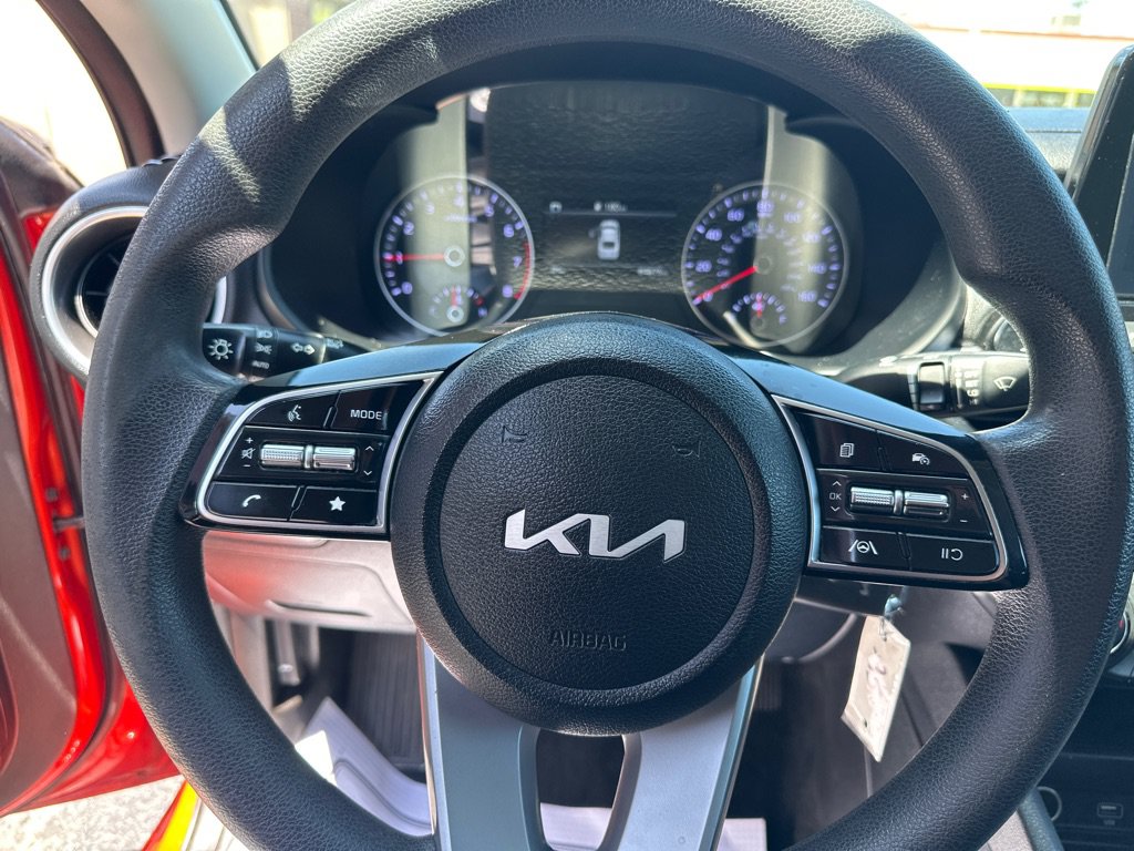 Used 2022 Kia Forte LXS w/ LXS Technology Package FWD image 22