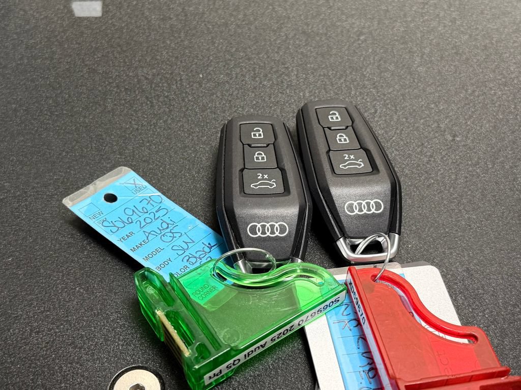 Certified 2025 Audi Q5 Premium w/ Convenience Package AWD/4WD image 10