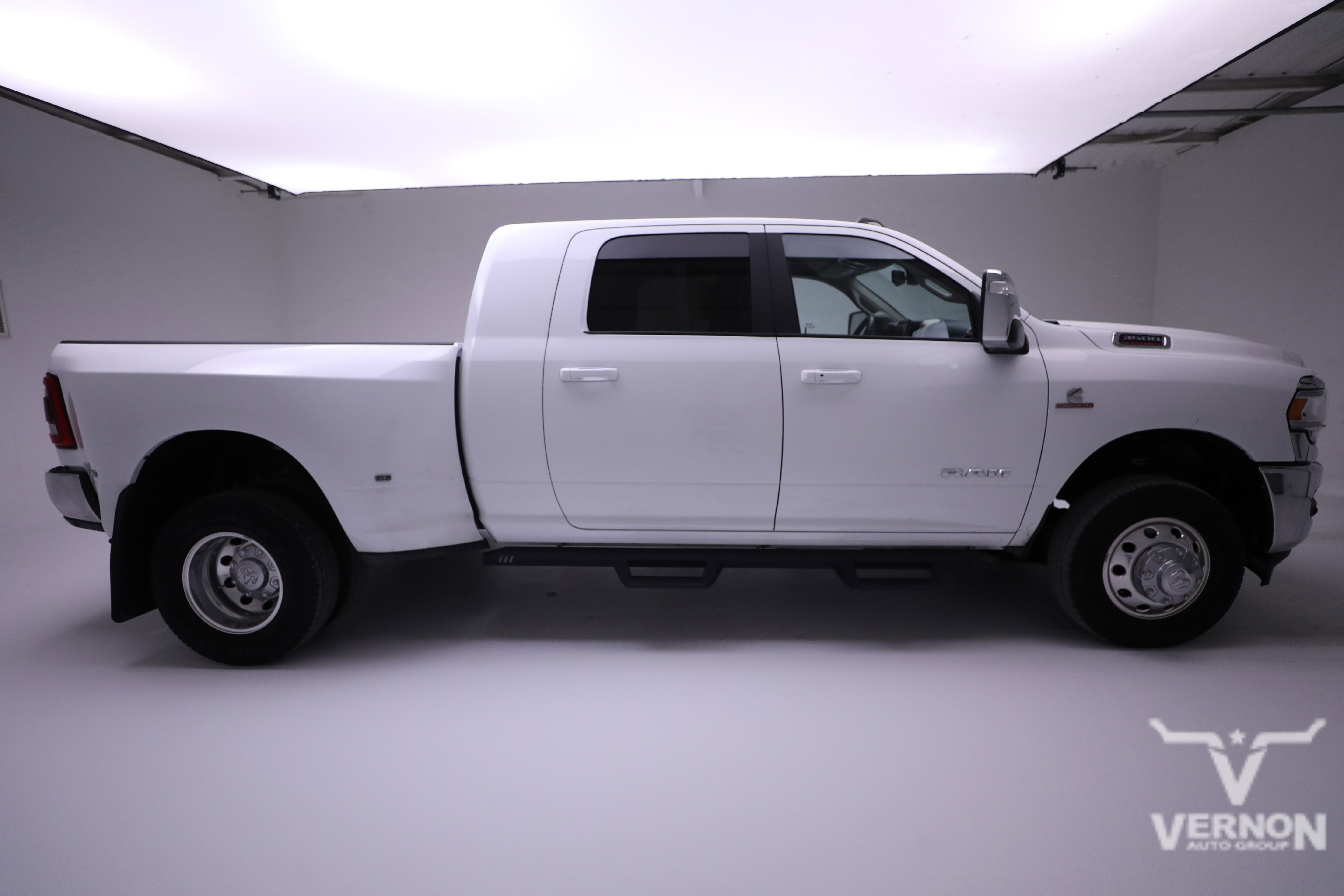Used 2024 RAM 3500 Laramie w/ Chrome Bumper Package image 6