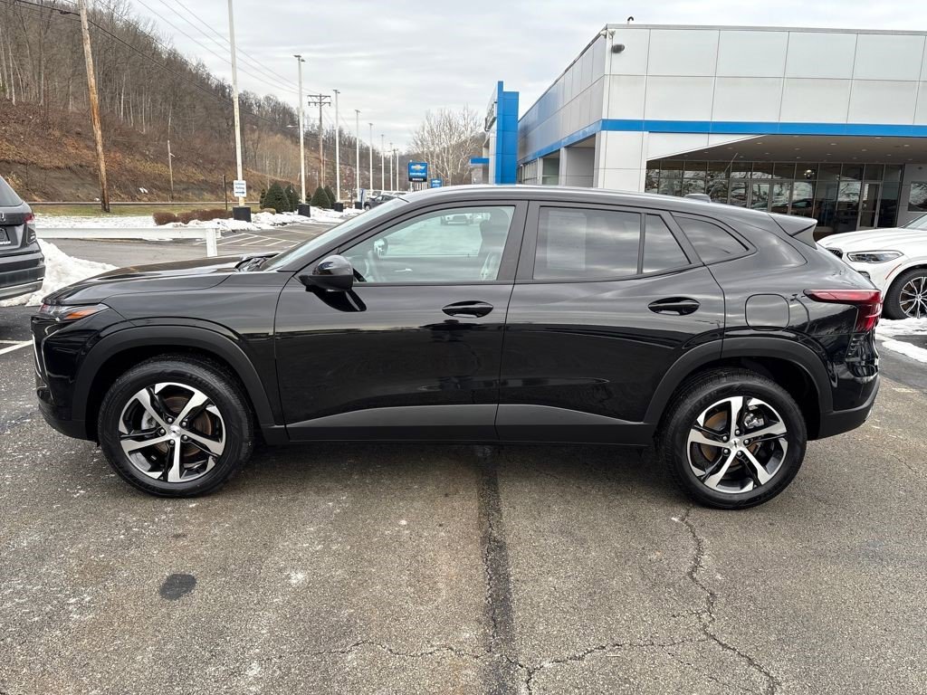 Certified 2024 Chevrolet Trax RS image 3