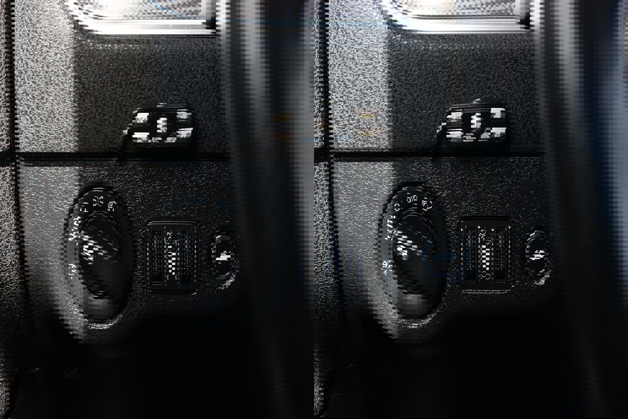 Used 2015 Dodge Charger SRT Hellcat w/ Laguna Leather Package image 58