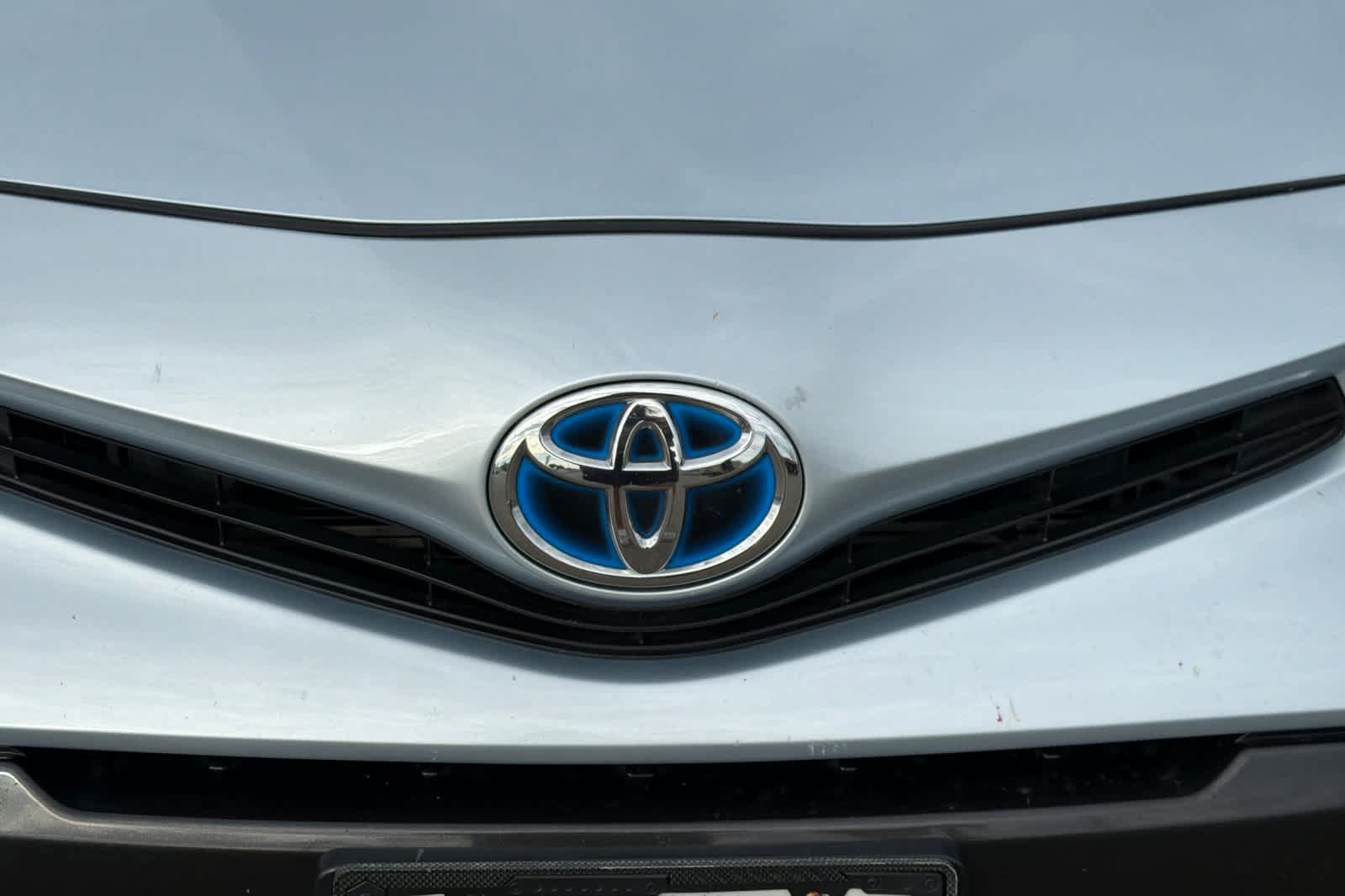 Used 2016 Toyota Prius V Five FWD image 14