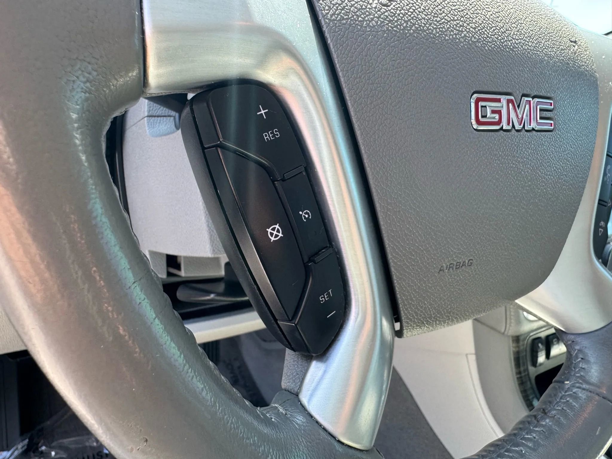 Used 2014 GMC Acadia SLT image 20