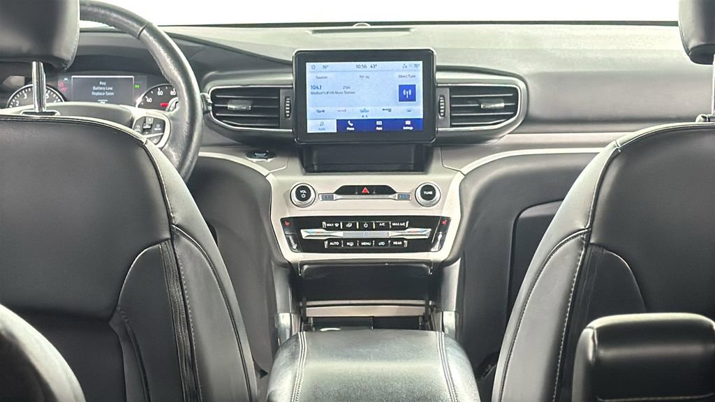 Used 2022 Ford Explorer XLT w/ Equipment Group 202A image 18