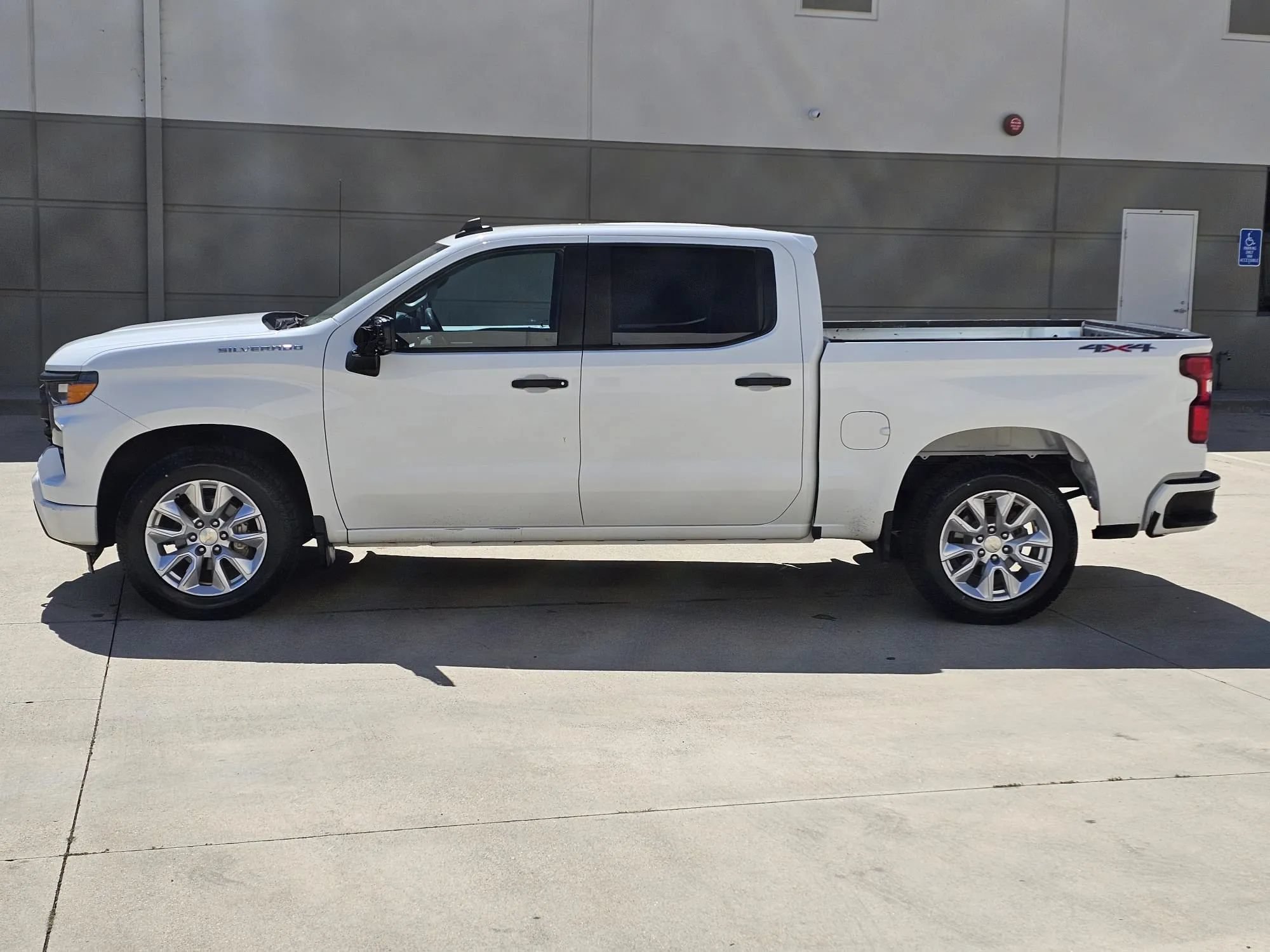 Used 2023 Chevrolet Silverado 1500 Custom AWD/4WD image 8