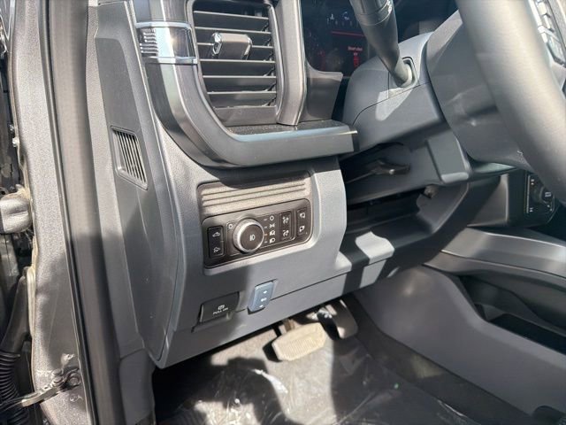 New 2026 Ford F350 Lariat w/ Black Appearance Package AWD/4WD image 16