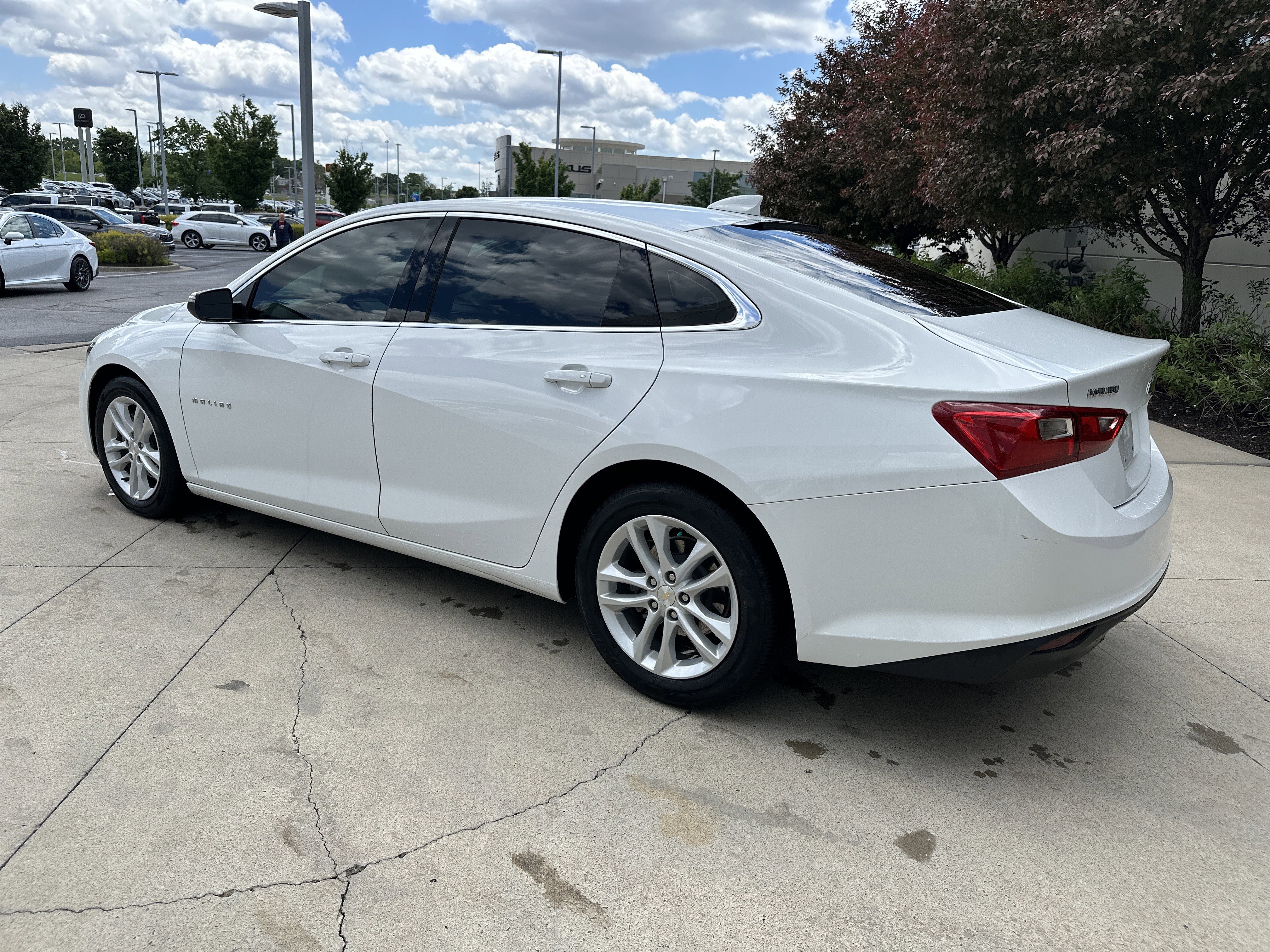 Used 2017 Chevrolet Malibu LT FWD image 7