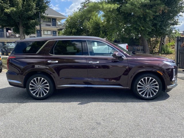 Used 2024 Hyundai Palisade Calligraphy image 9