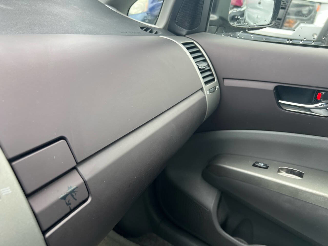 Used 2005 Toyota Prius Base 4dr Hatchback image 11