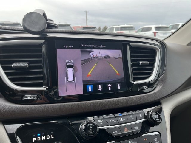 Used 2020 Chrysler Pacifica Touring w/ Advanced Safetytec Group image 50