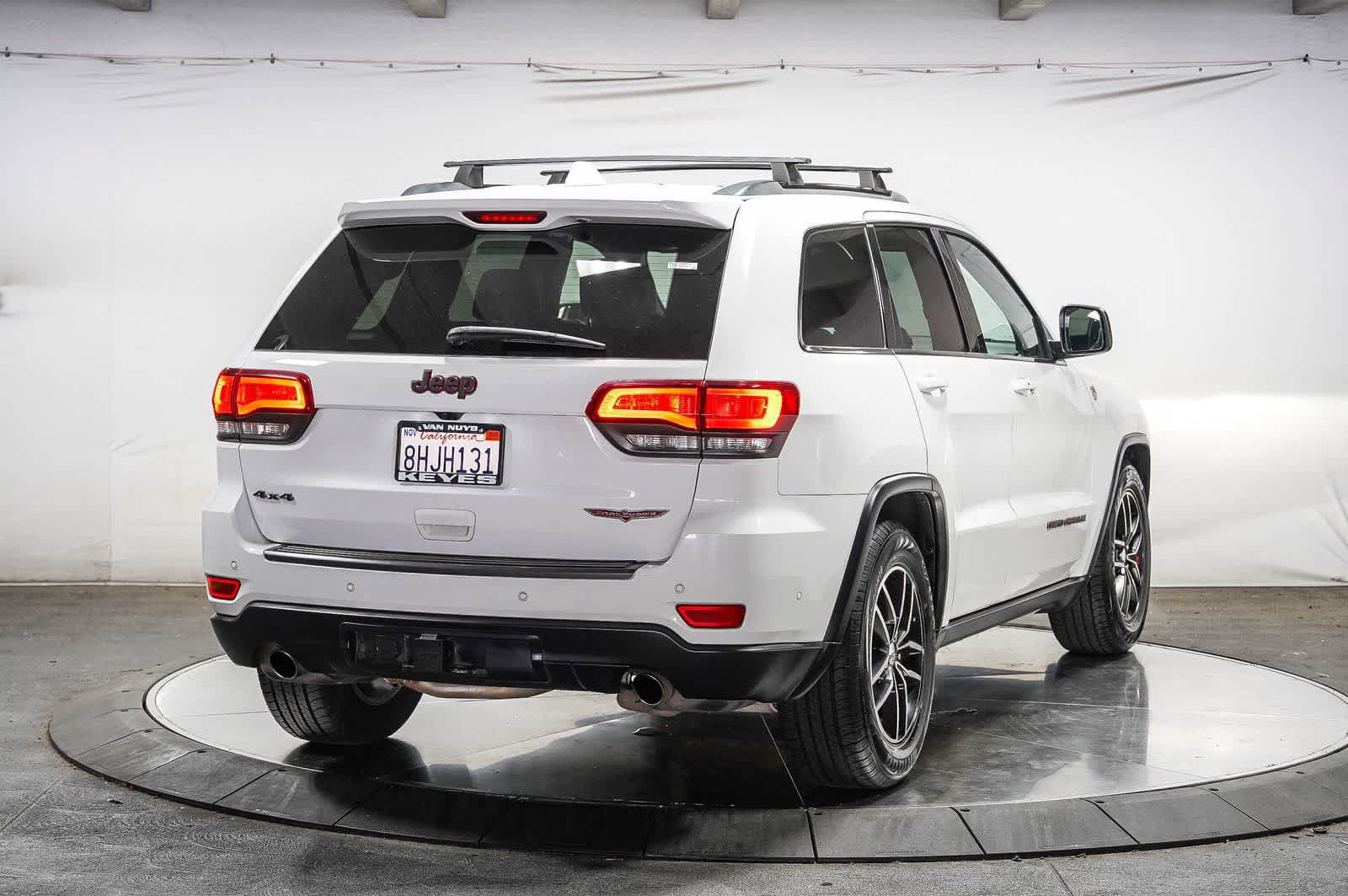 Used 2018 Jeep Grand Cherokee Trailhawk w/ Trailhawk Luxury Group AWD/4WD image 4