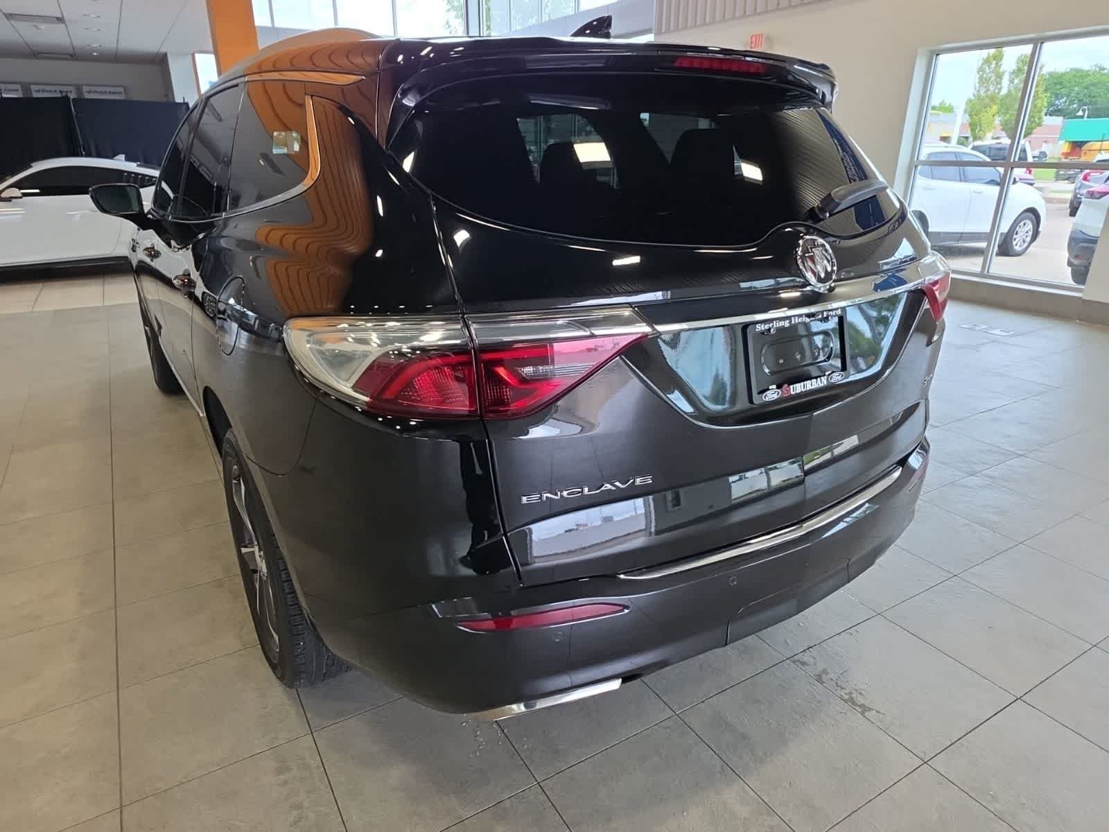 Used 2022 Buick Enclave Essence w/ Sport Touring Edition FWD image 12