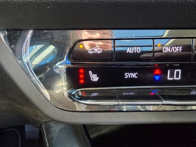 Used 2021 Buick Envision Essence w/ Sport Touring Package FWD image 22