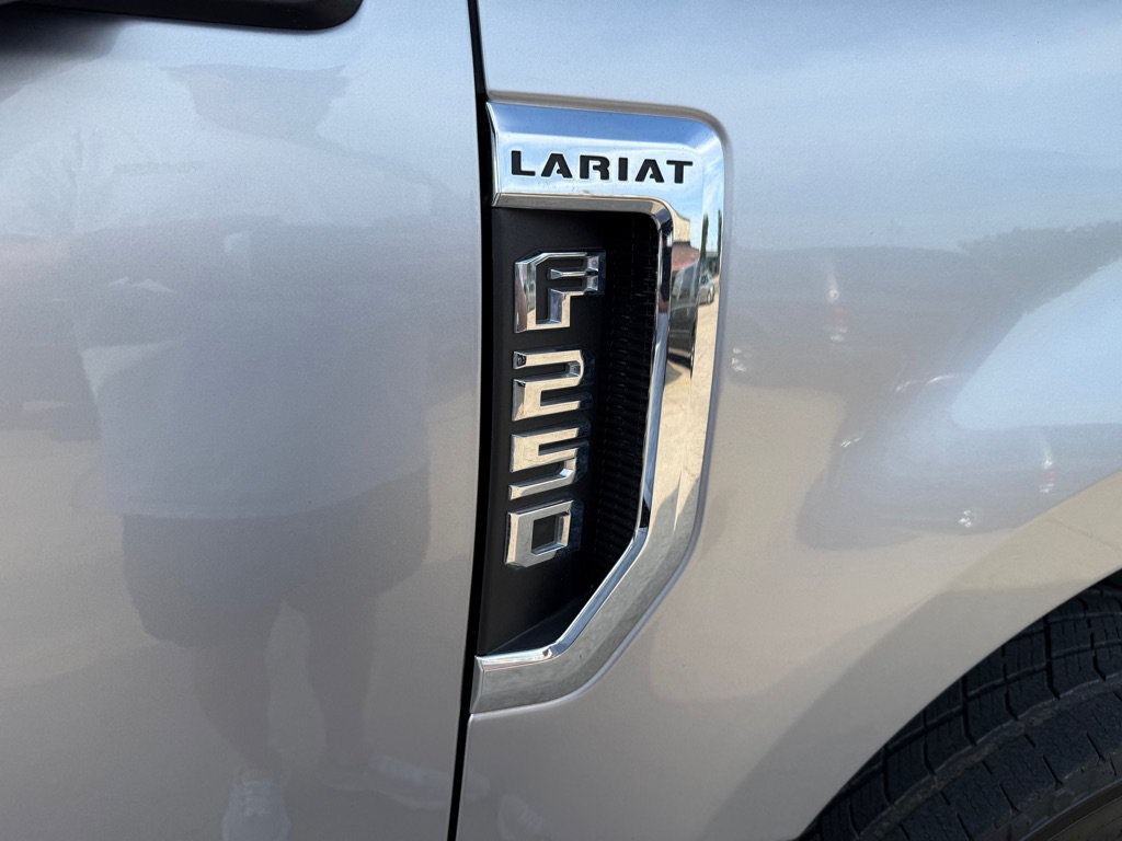 Used 2022 Ford F250 Lariat w/ FX4 Off-Road Package AWD/4WD image 12