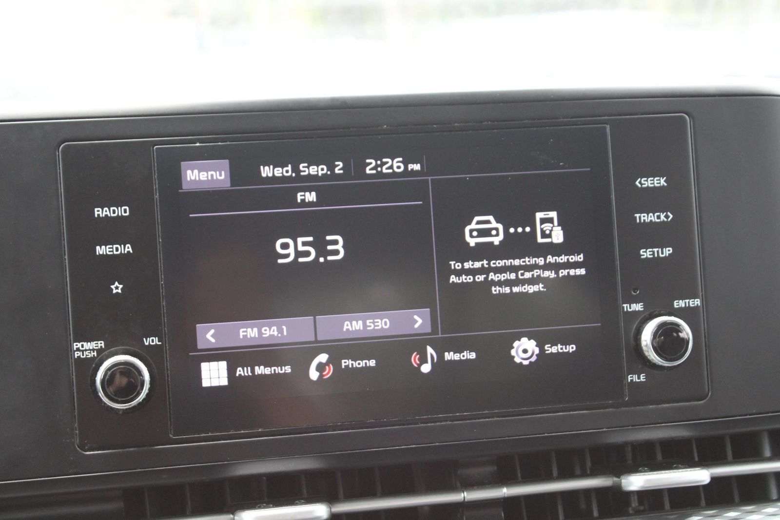 Used 2024 Kia Carnival LX FWD image 9