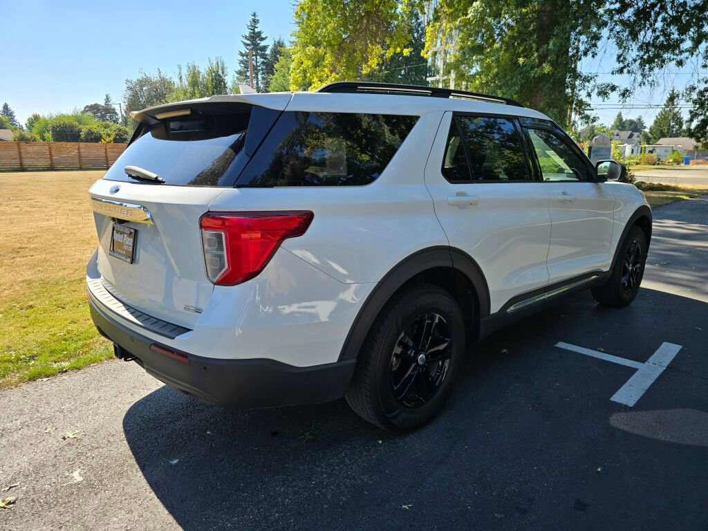 Used 2020 Ford Explorer XLT w/ Class III Trailer Tow Package image 7