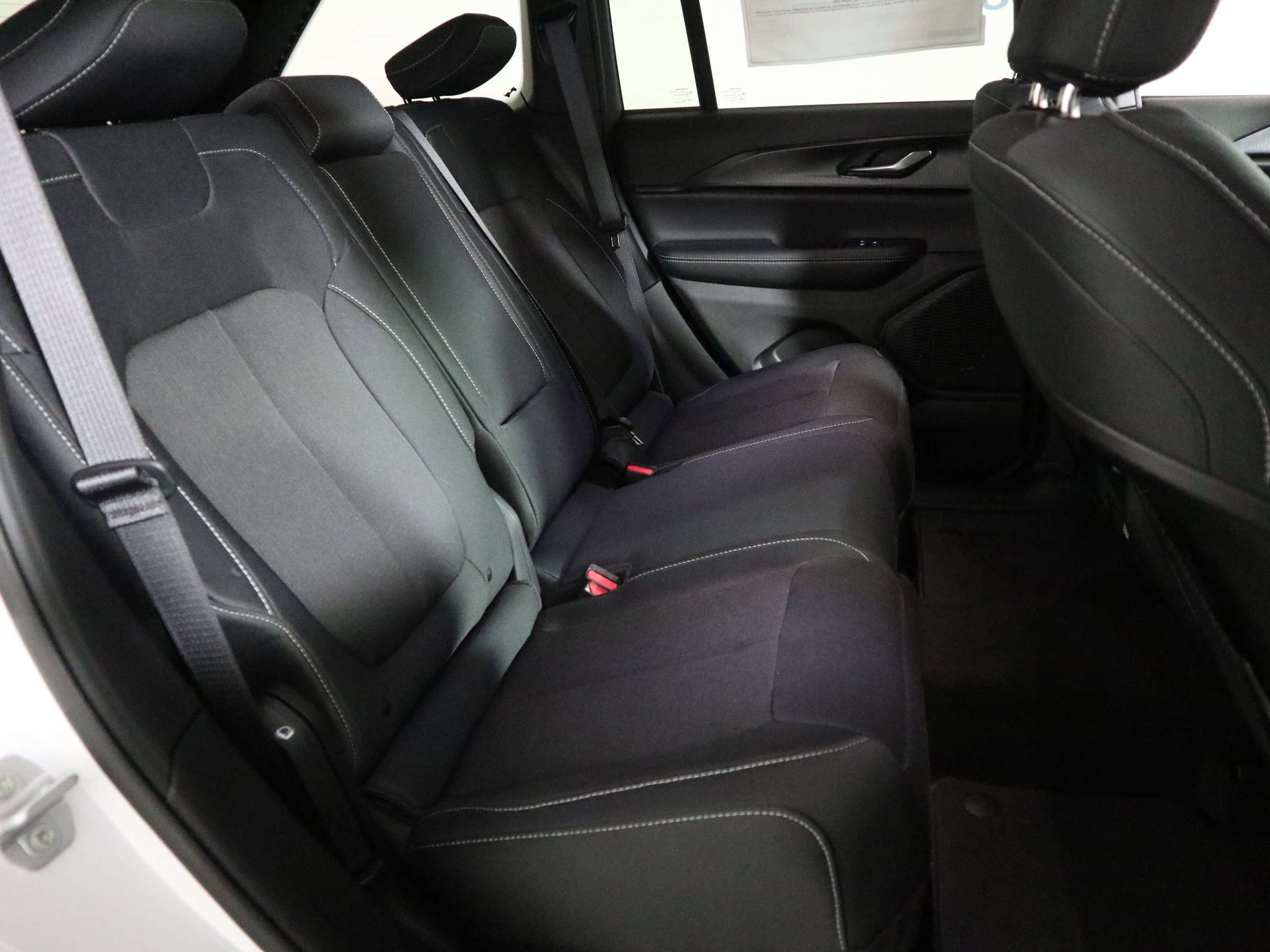New 2026 Jeep Grand Cherokee Laredo X AWD/4WD image 21