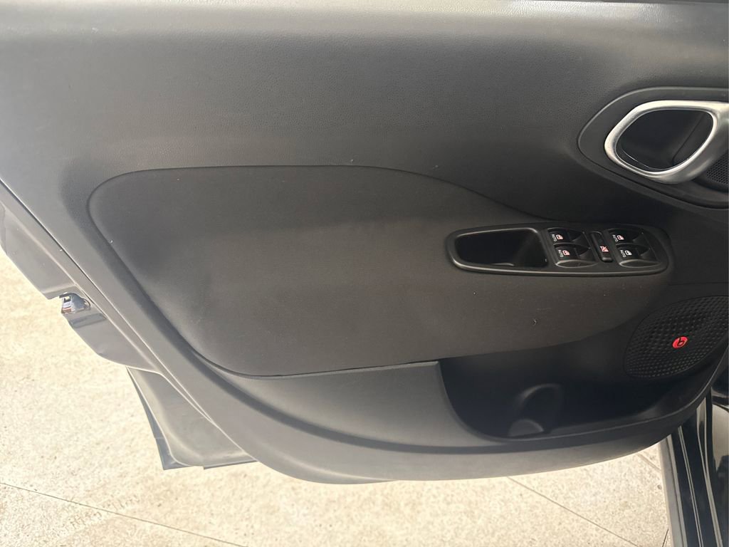 Used 2014 FIAT 500L Trekking w/ Popular Equipment Group image 34