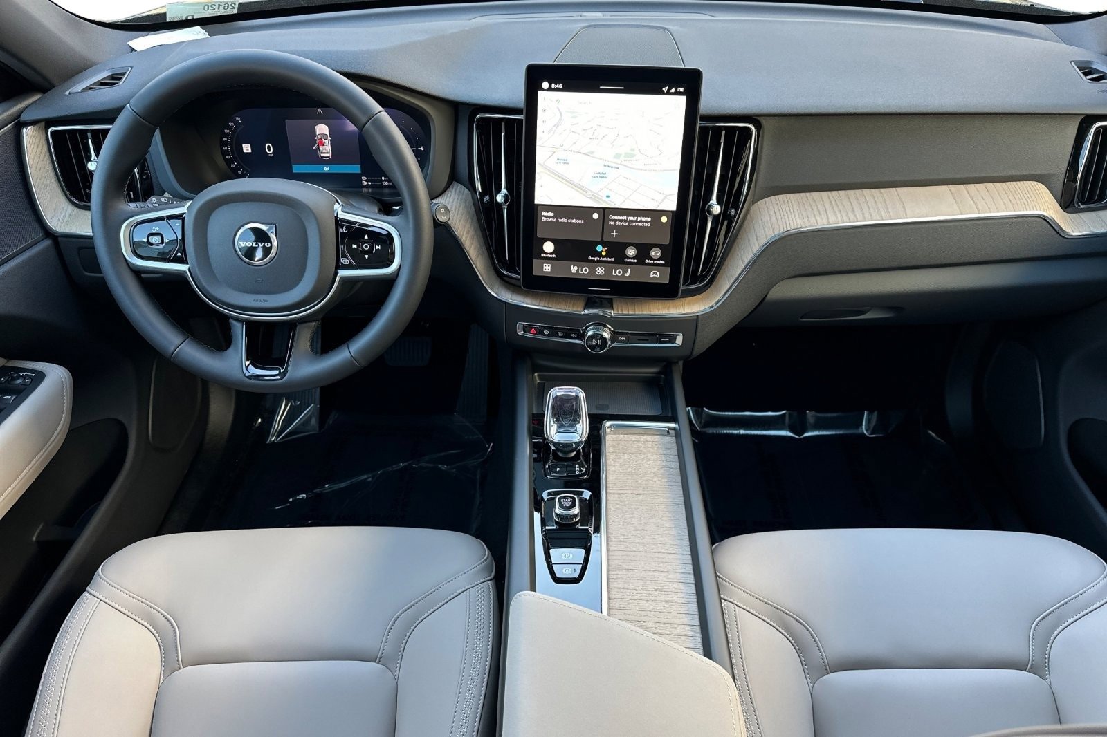 New 2026 Volvo XC60 T8 Plus w/ Climate Package image 3
