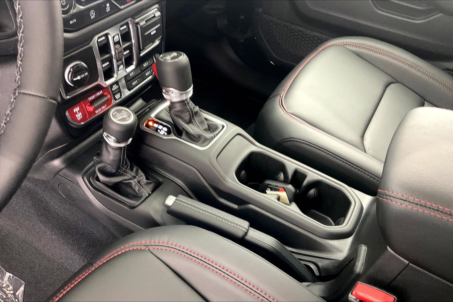 New 2026 Jeep Wrangler Unlimited Rubicon AWD/4WD image 8