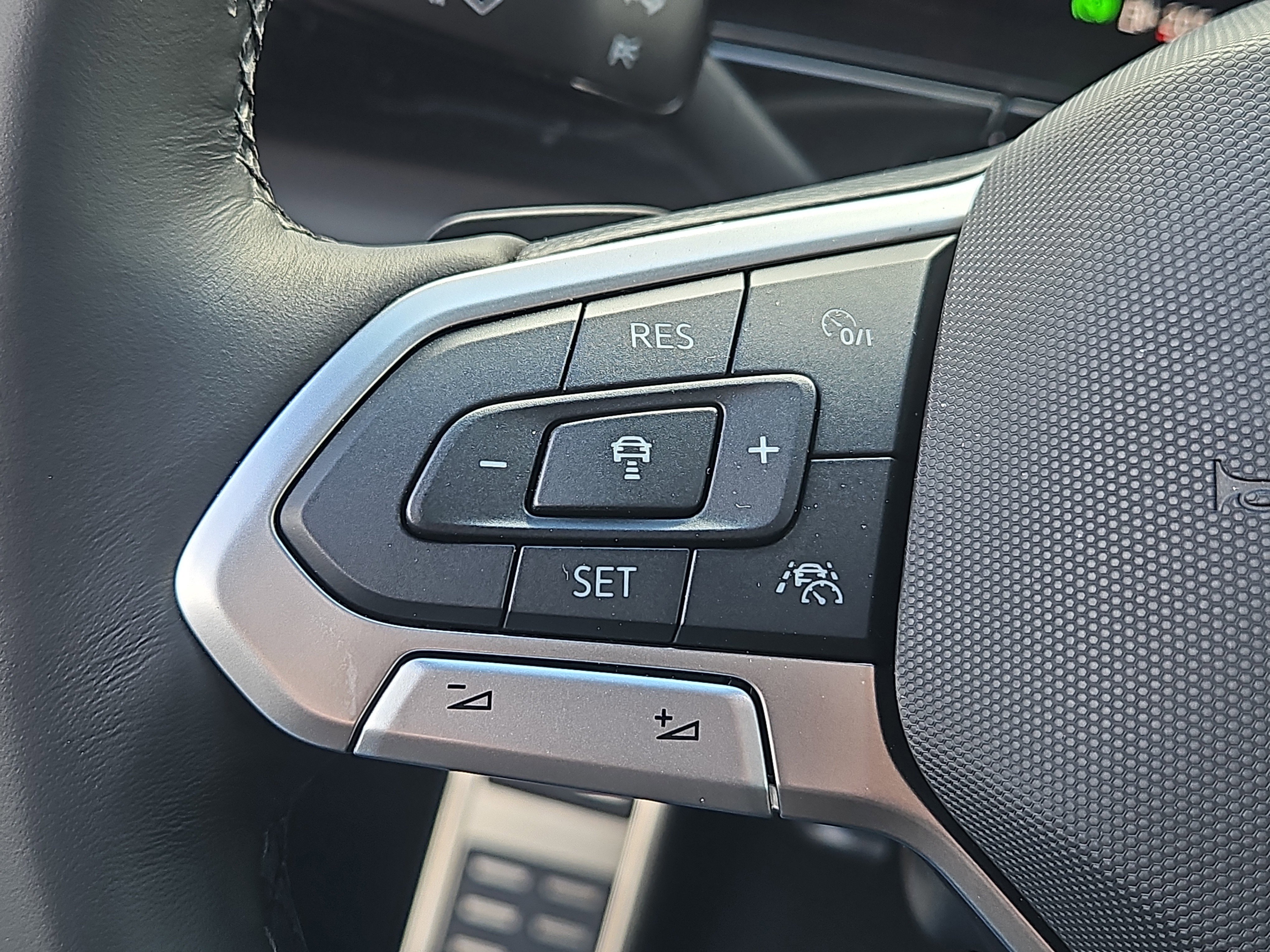 New 2026 Volkswagen Atlas Cross Sport SEL Premium R-Line image 16