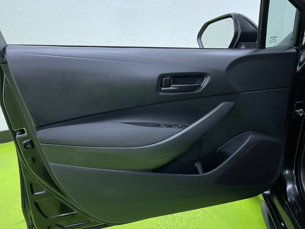 Used 2022 Toyota Corolla LE image 16