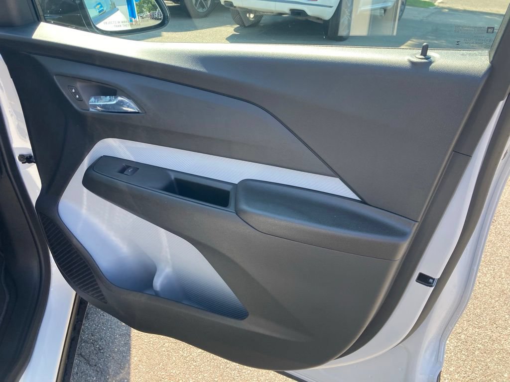 Used 2027 Chevrolet Bolt LT w/ Comfort Package FWD image 25