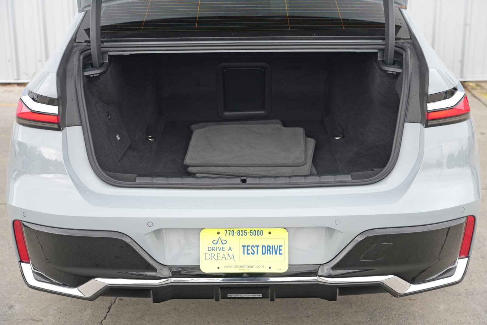 Used 2023 BMW i7 xDrive60 w/ Executive Package 2 image 10