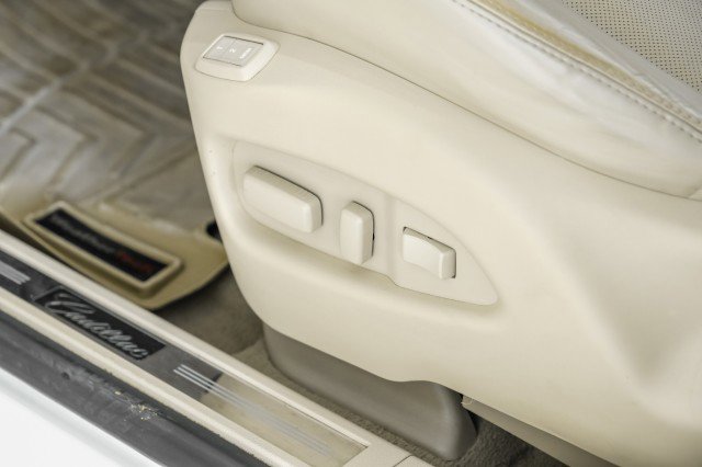 Used 2014 Cadillac SRX Luxury w/ Driver Awareness Package image 35