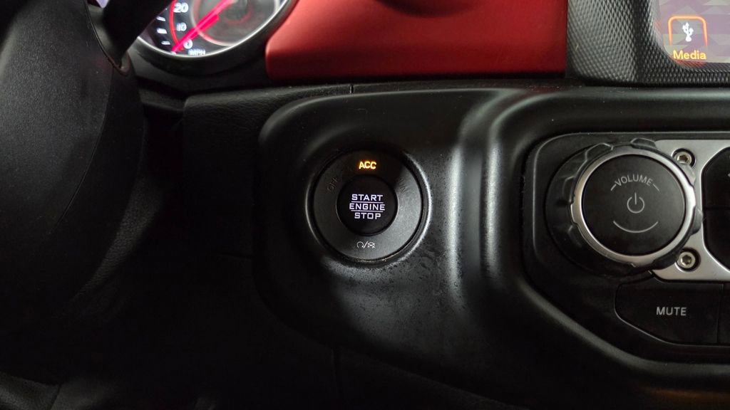 Used 2020 Jeep Gladiator Rubicon w/ Dual Top Group image 20