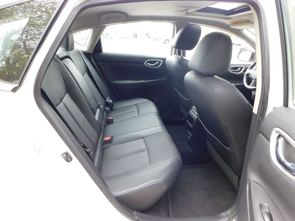 Used 2017 Nissan Sentra SR w/ SR Premium Technology Package FWD image 5