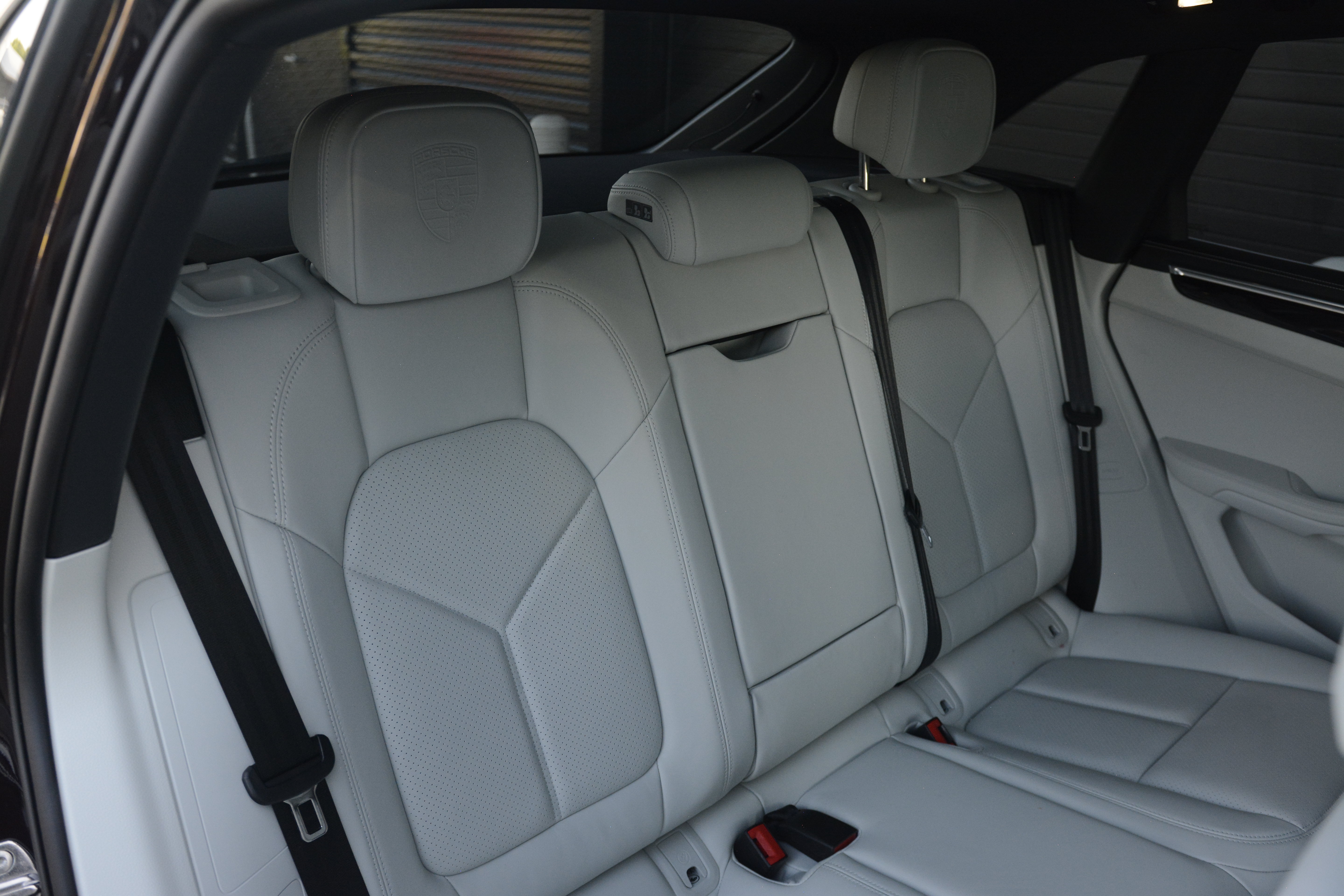 Certified 2026 Porsche Macan AWD/4WD image 36