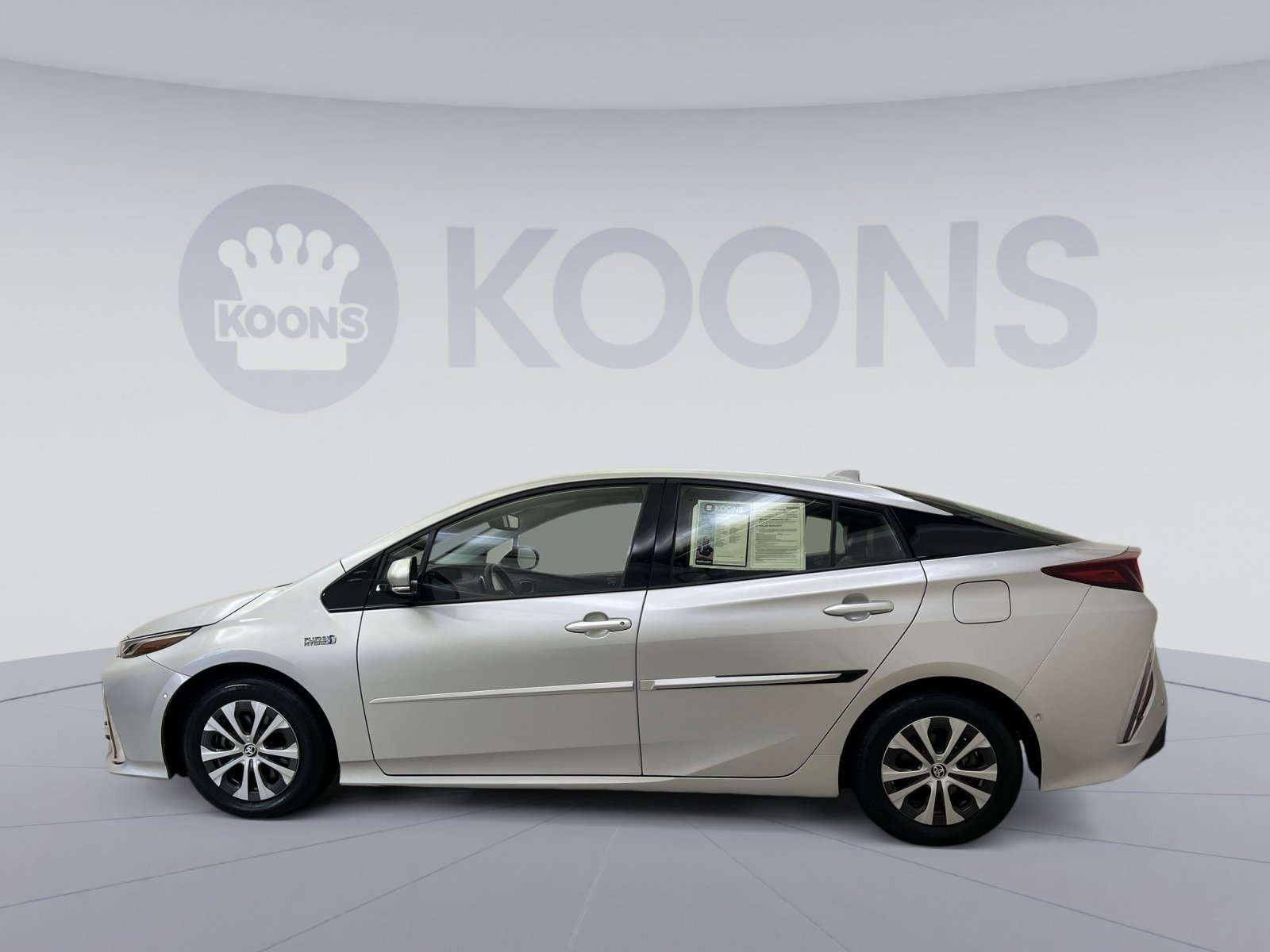 Used 2020 Toyota Prius Prime Limited image 2