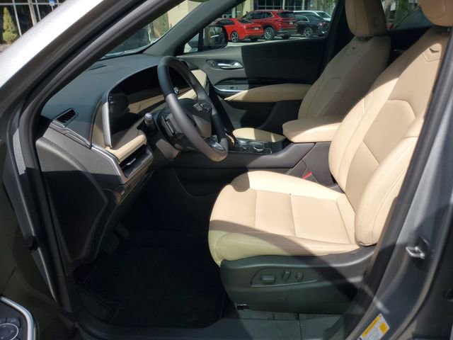 Certified 2024 Cadillac XT4 Luxury w/ Cold Weather Package image 16