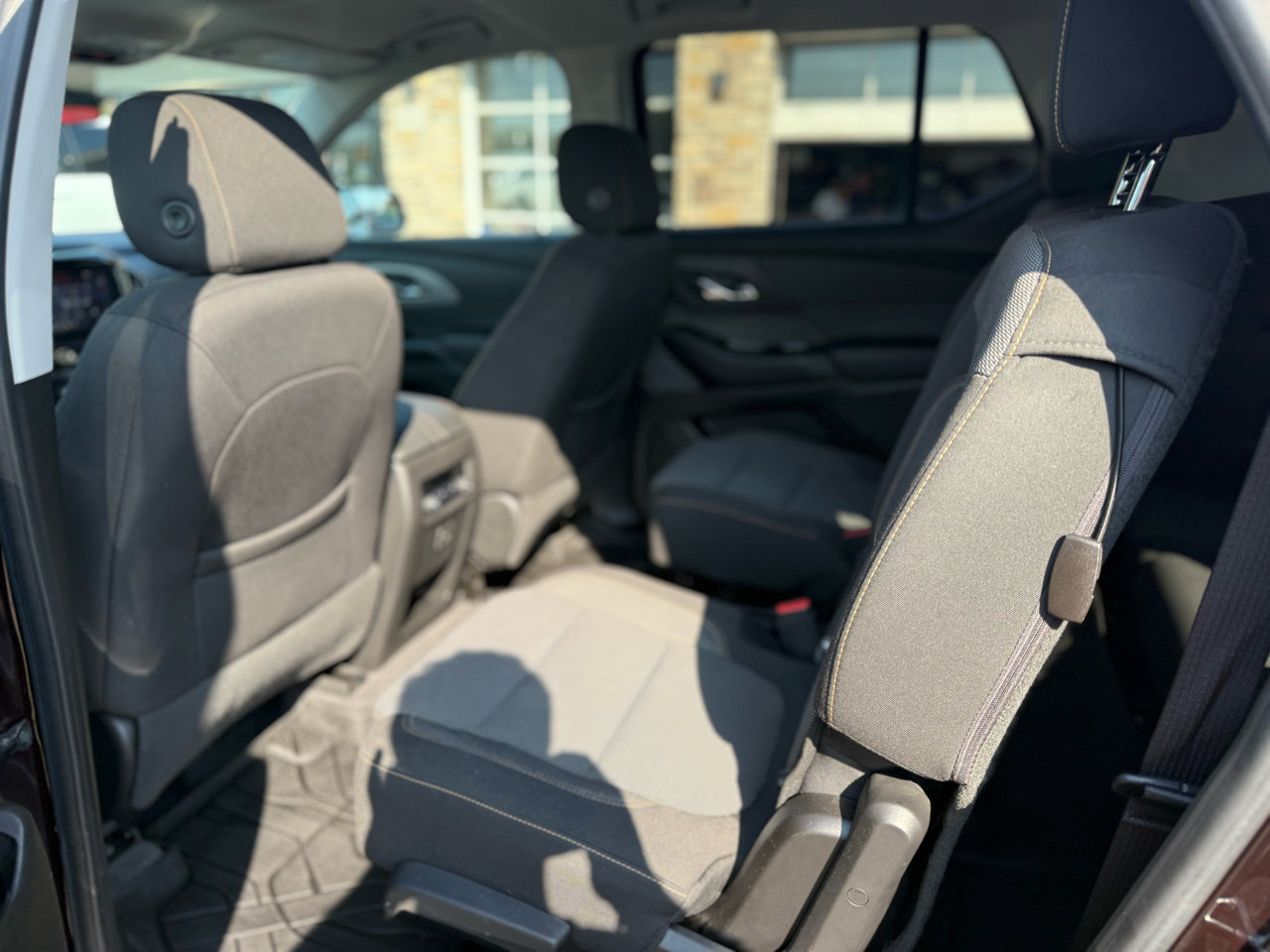 Used 2020 Chevrolet Traverse LT image 11