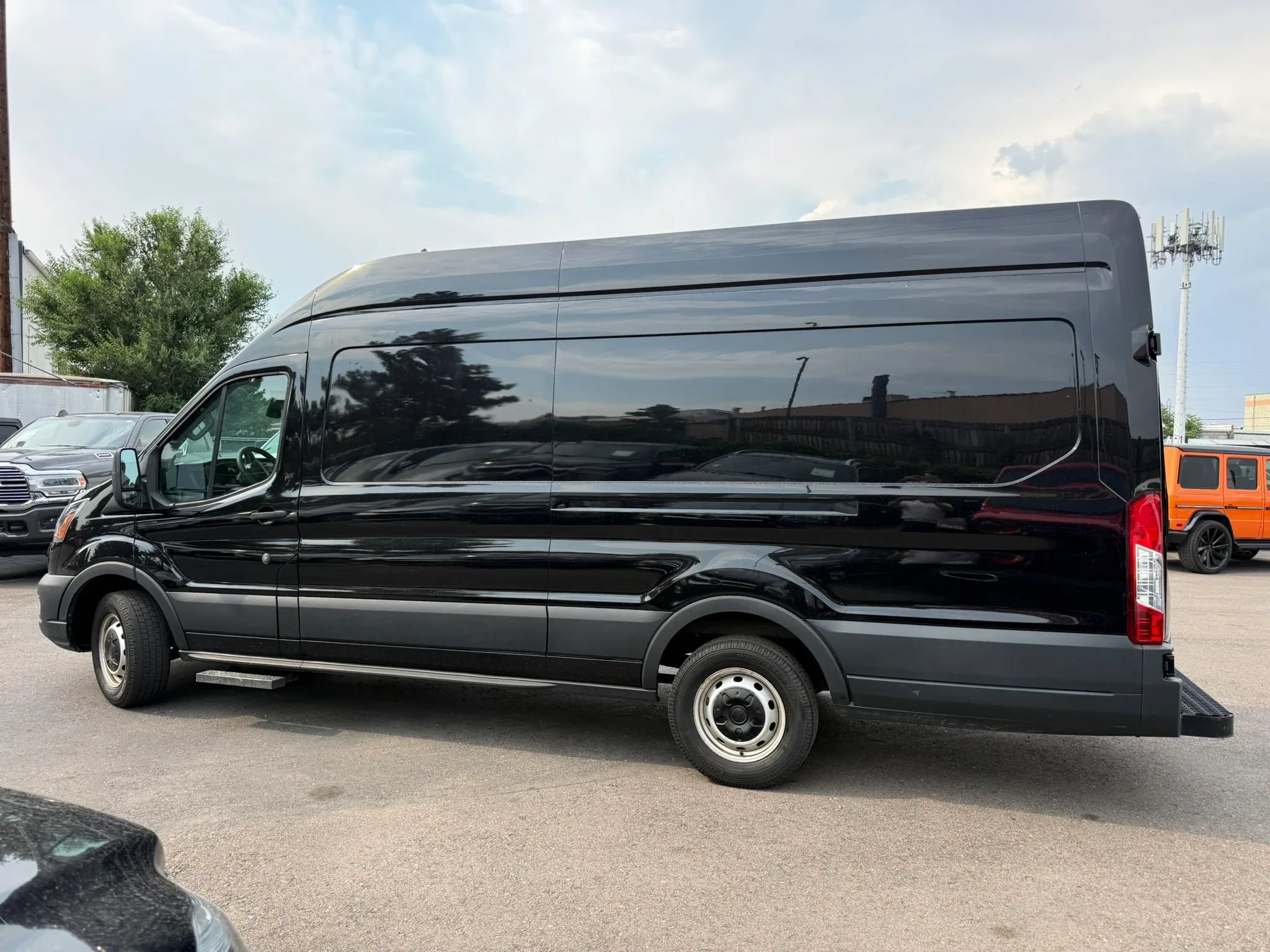 Used 2022 Ford Transit 250 148 High Roof Extended w/ Load Area Protection Package RWD image 3