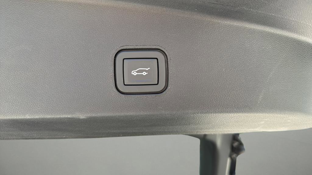 Certified 2024 Cadillac Lyriq Luxury w/ LPO, Floor Liner Package AWD/4WD image 27