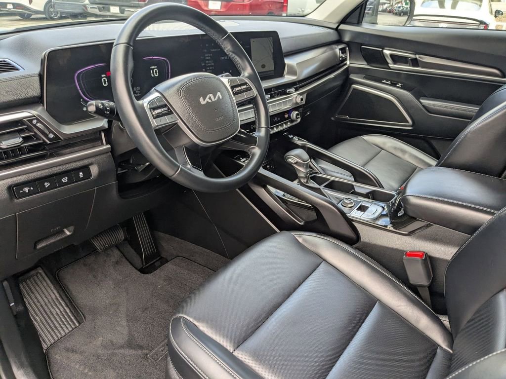 Used 2025 Kia Telluride S AWD/4WD image 13
