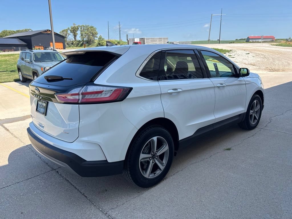 Used 2023 Ford Edge SEL w/ Convenience Package AWD/4WD image 4