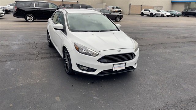 Used 2018 Ford Focus SE w/ SE Appearance Package image 2