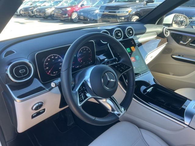 Used 2025 Mercedes-Benz GLC 300 4MATIC image 12